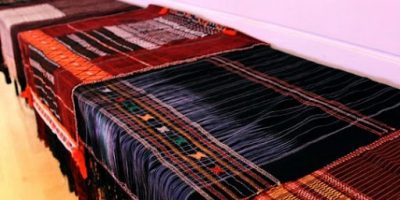 Ulos Dalam Pernikahan Batak: Simbol Cinta Dan Restu