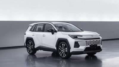 Toyota Wildlander SUV 7-Seater, Kombinasi Performa Dan Hemat