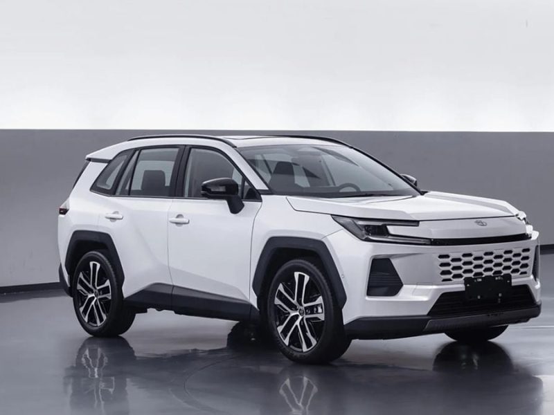 Toyota Wildlander SUV 7-Seater, Kombinasi Performa Dan Hemat