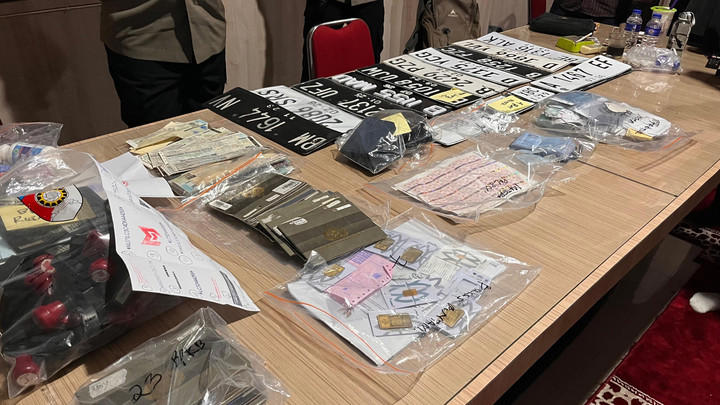 Aksi Pencurian Mobil Polisi Ungkap Jaringan Dokumen Palsu