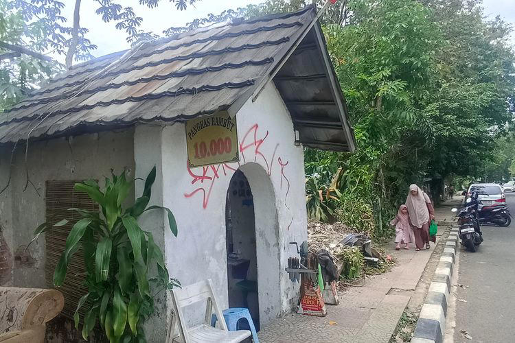 Kisah Tukang Cukur Rp 10 Ribu Di Bangunan Kolonial Bogor