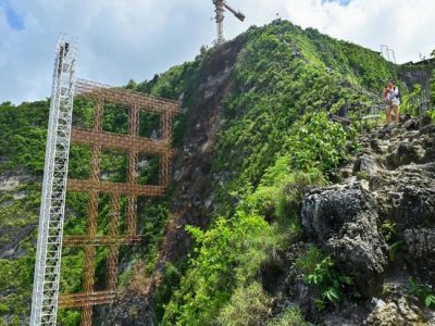 Pemprov Bali Perintahkan Pembongkaran Lift Kaca Nusa Penida