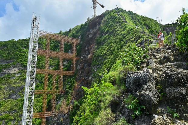 Pemprov Bali Perintahkan Pembongkaran Lift Kaca Nusa Penida