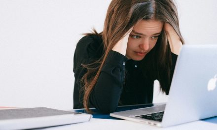 49 Jam Seminggu Bukan Mitos, 3 Wilayah Ini Juaranya Overwork