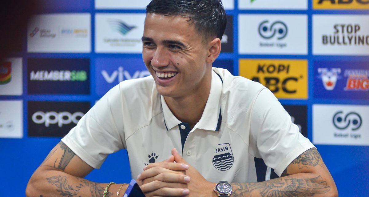 Eliano Reijnders Kaget Bisa Main Bareng Kurzawa Di Persib
