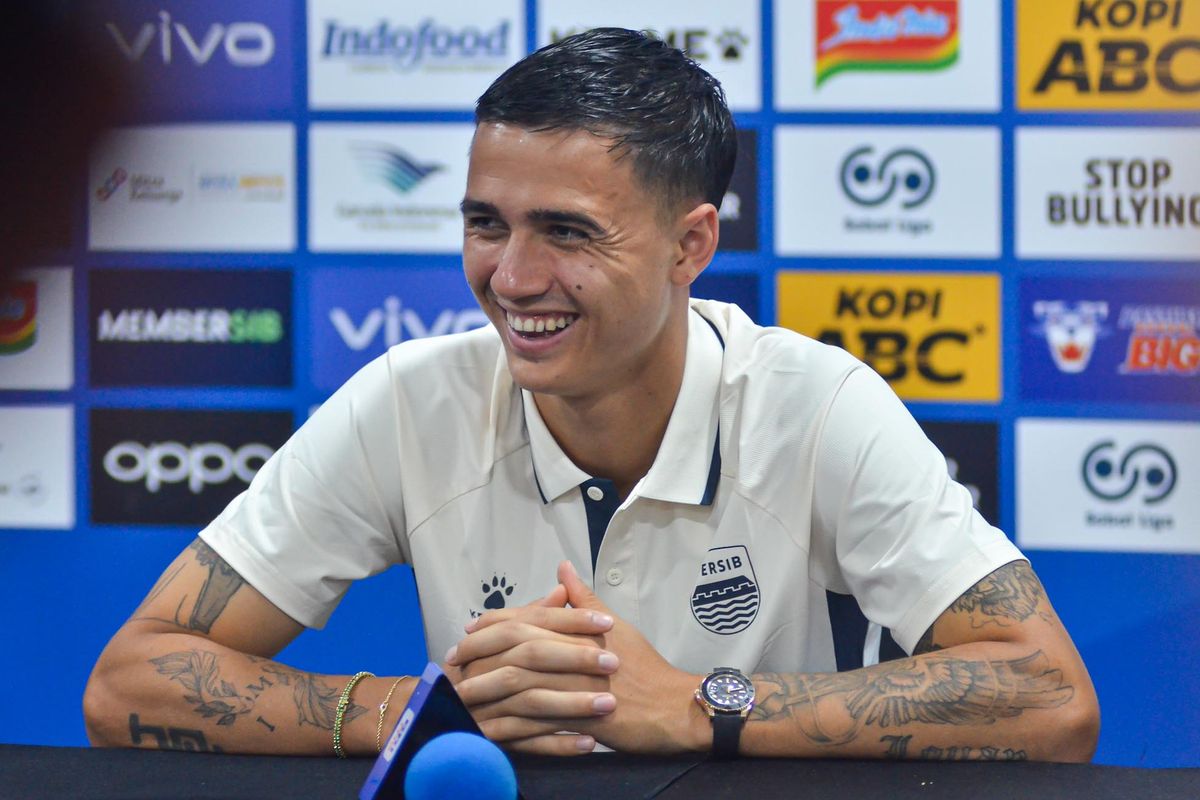 Eliano Reijnders Kaget Bisa Main Bareng Kurzawa Di Persib
