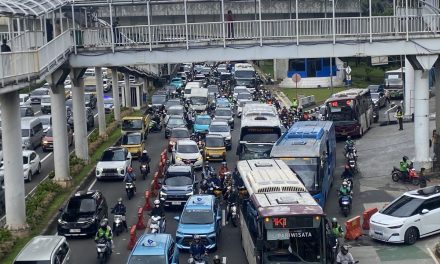 Jurus Anti Stres Mengemudi Saat Lagi Puasa