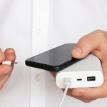 Jangan Asal Colok! Cek 3 Risiko Powerbank Buat Baterai