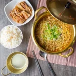 Doyan Makan Nasi Lauk Mi? Intip Bahayanya Menurut Ahli