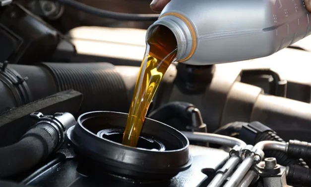 Jangan Asal Isi! Ini 3 Brand Oli Paling Juara Buat Mesin