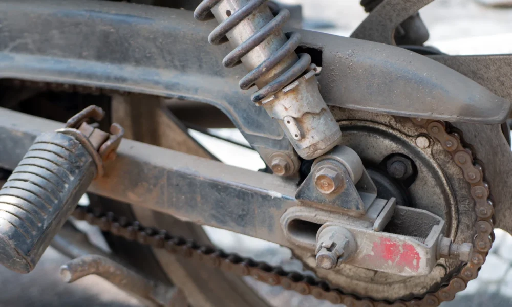 Motor Matic Goyang Parah? Fix, Ini Tanda Sokbreker Rusak!